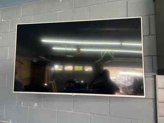 TV With Wall Mount