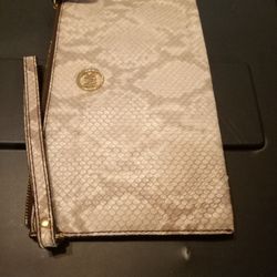 MICHEAL KORS LARGE WRISTLET PURSE 