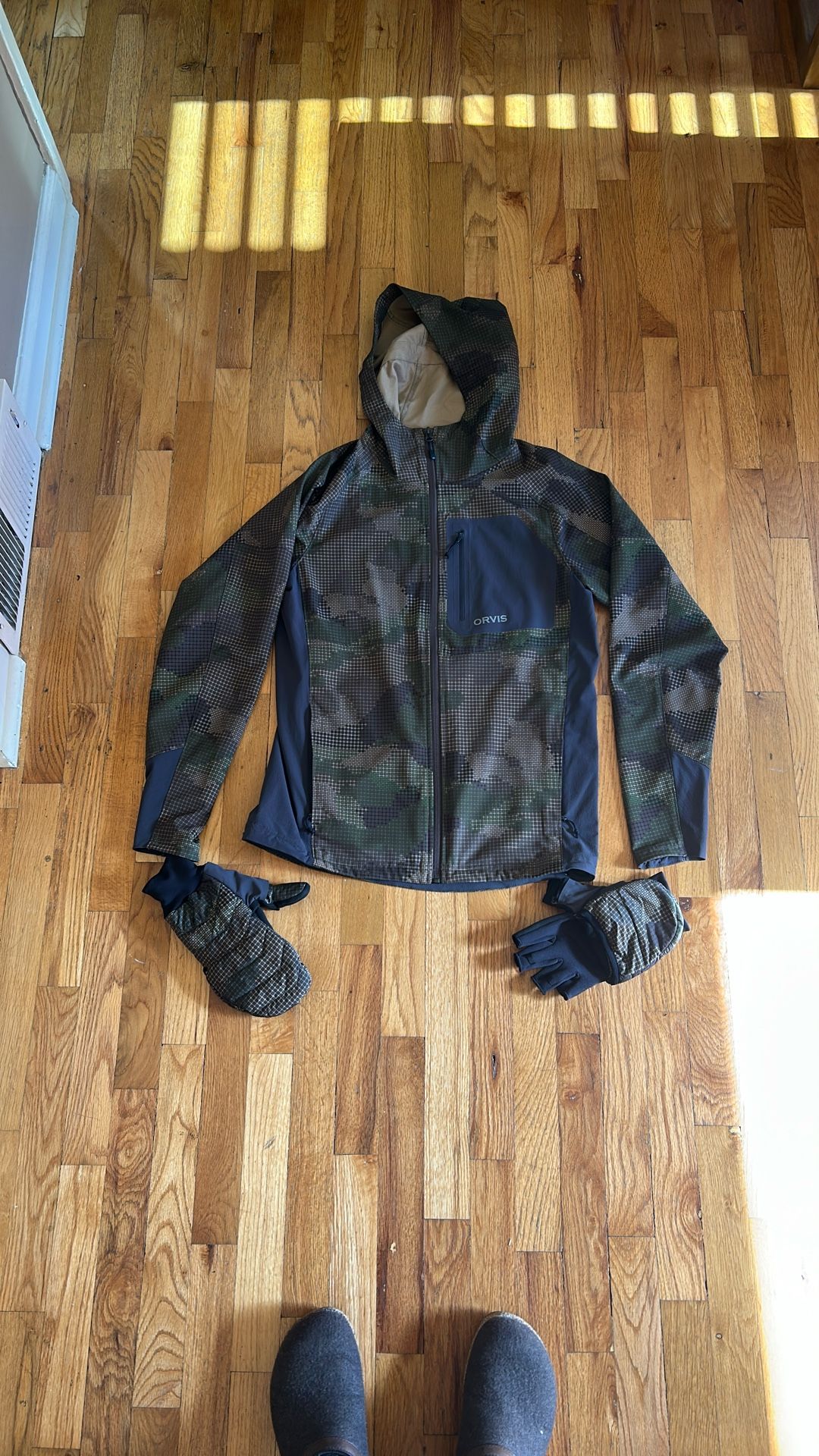 Orvis Pro LT Softshell Hoodie Jacket AND Mitts