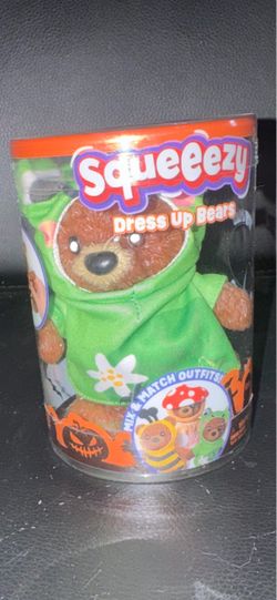 Squeeezy Dress up bear