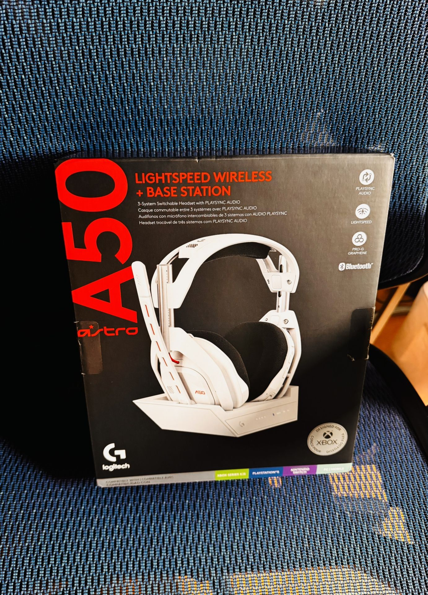 Logitech - Astro A50 X LIGHTSPEED Wireless with PLAYSYNC Gaming Headset + Base Station for Xbox Series XIS, PS5, PC/MAC - White