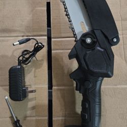 Mini Electric Chainsaw 6" With 1 Battery 48volts, brand new