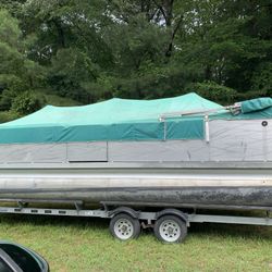 2002 Sweetwater Godfrey 24’