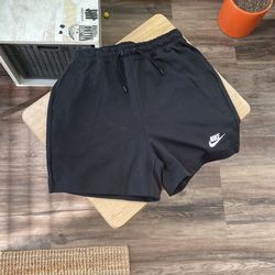 Woman’s Nike Shorts XS