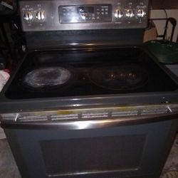 30" Ge Adora Smoothtop Self Clean Electric Stove/Oven 