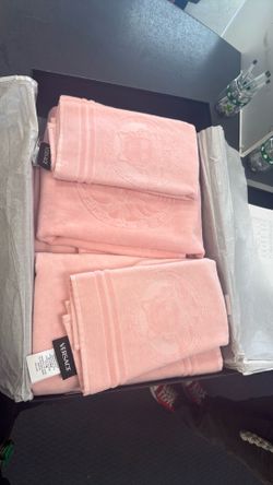Versace pink towel  set
