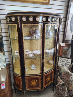 Antique French Style Curio Cabinet 24k Gold Leaf Ormolu
