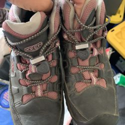 Girls Hiking Show 