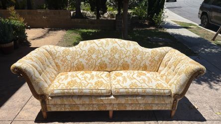Antique Mid-Century Chippendale Style Camelback Davenport Floral Upholstered Sofa w/Carved Walnut Wood & Detailed Nailhead Trim 93”L, 22”D, 34”W
