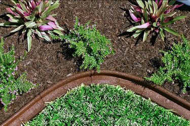 EcoBorder L No-Dig Rubber Landscape Edging with Hardware (26.75 Feet Total Length)