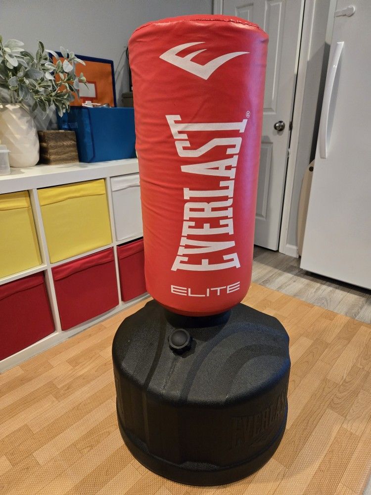 Everlast Elite Freestanding Heavy Bag