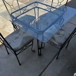 Kitchen Table 4 Chairs 