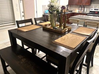 **WAITING ON PICK UP*Free Dining Table Set