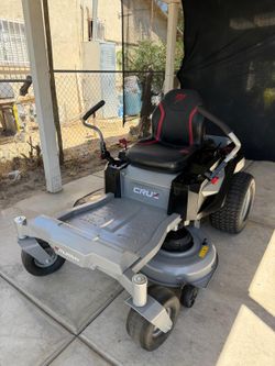 Murray
Cruz 42 in. 19.0 HP 540cc EX1900 Series Briggs and Stratton Engine Dual Hydrostatic Drive Gas Zero Turn Mower