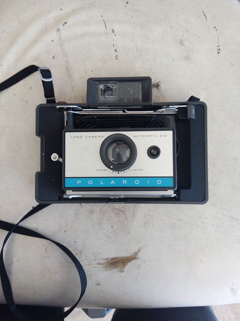 Polaroid 210 Land Camera Classic Camera