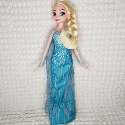 Disney frozen Elsa doll 11" . 