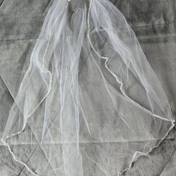 David's Bridal White Elbow Length Veil with Beaded Edge