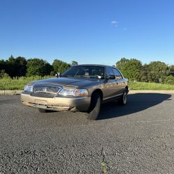 2004 GRAND MARQUIS GS V8