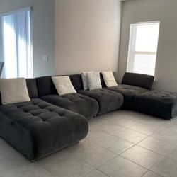 Sectional couch 