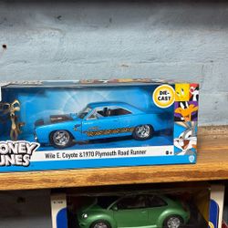Jada Hollywood Rides 1:24 Scale Wile E. Coyote & 1970 Plymouth Road Runner