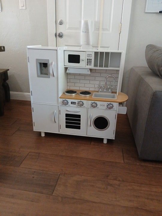 Toy Kitchen