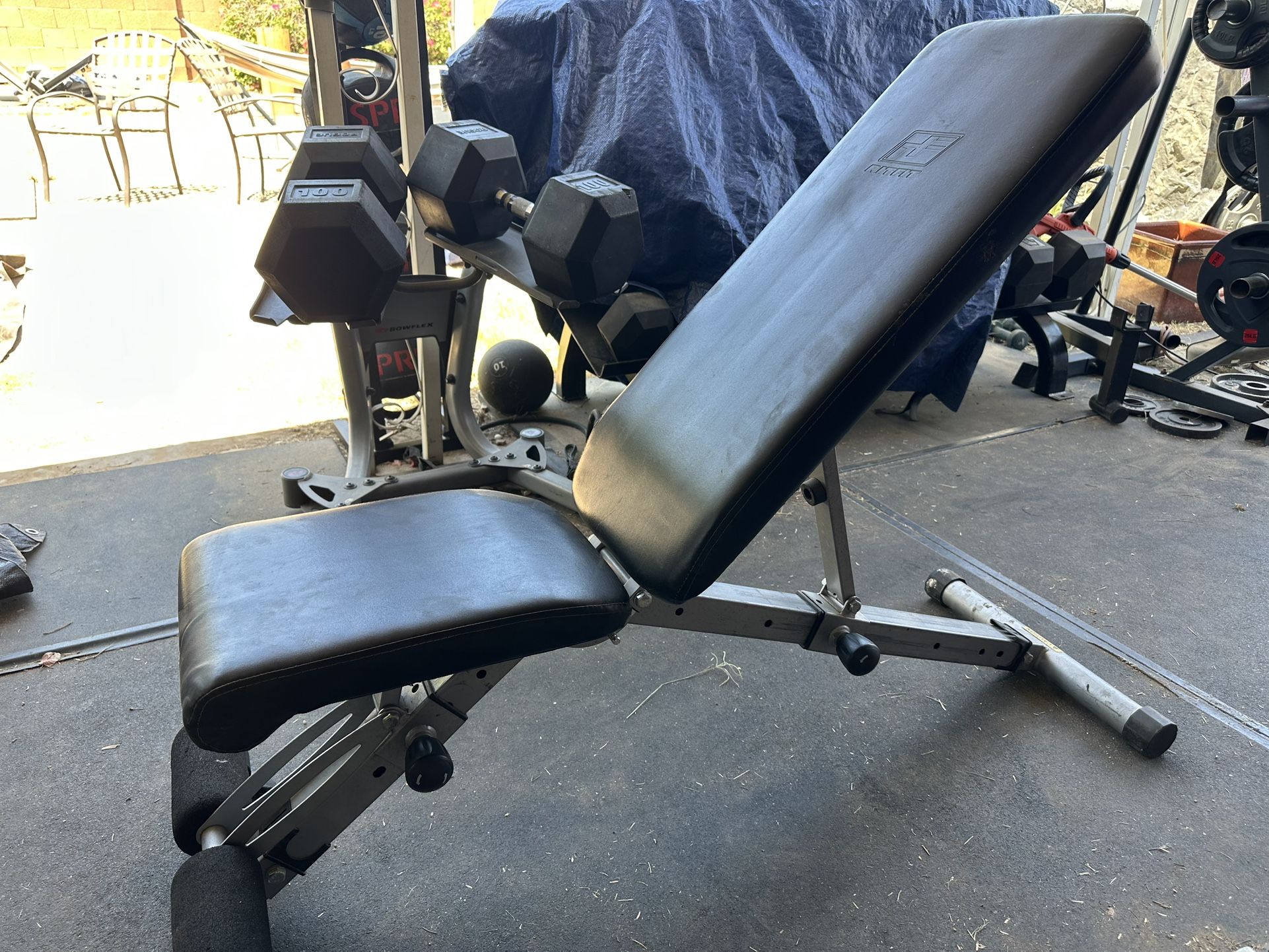 Adjustable Weight Bench