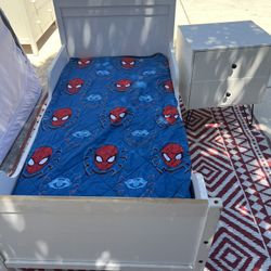 Toddler Bed With Nightstand 
