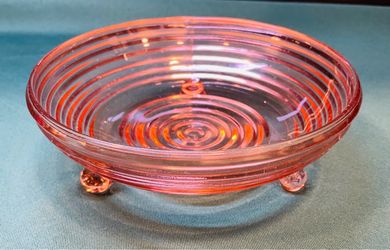 Vintage pink depression glass 3 footed dish in Manhattan pattern