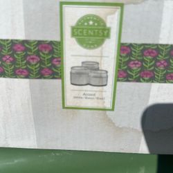 Retired Accord Triple Burner For Scents. New In The Box 