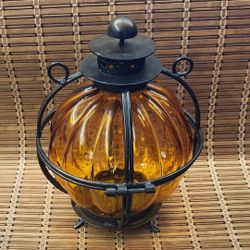 Vintage oil lamp/candle holder 