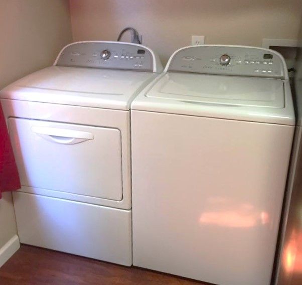 Washer Dryer Set from Whirlpool