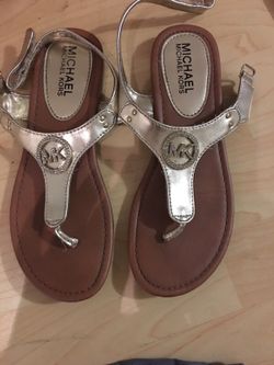 Girls gold Michael kors sandals