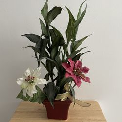 Decorative flower vase