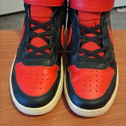 Nike court borough mid 2 high top size 3y