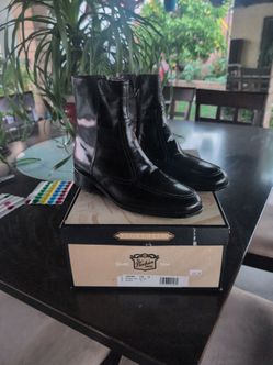 Florsheim Essex Front Zip Black Leather Boots
