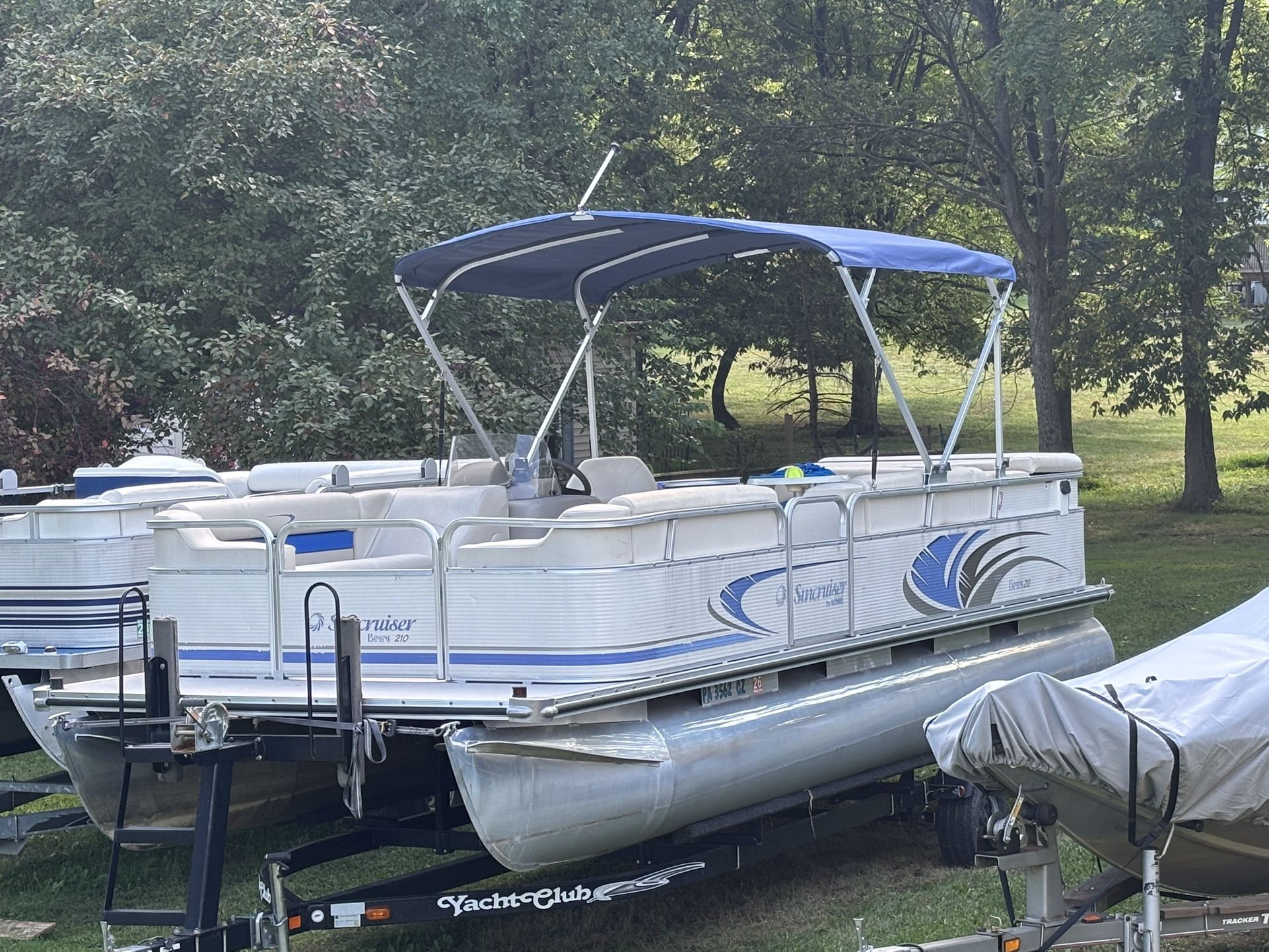 2007 Lowe Suncruiser Pontoon Boat With Trailer