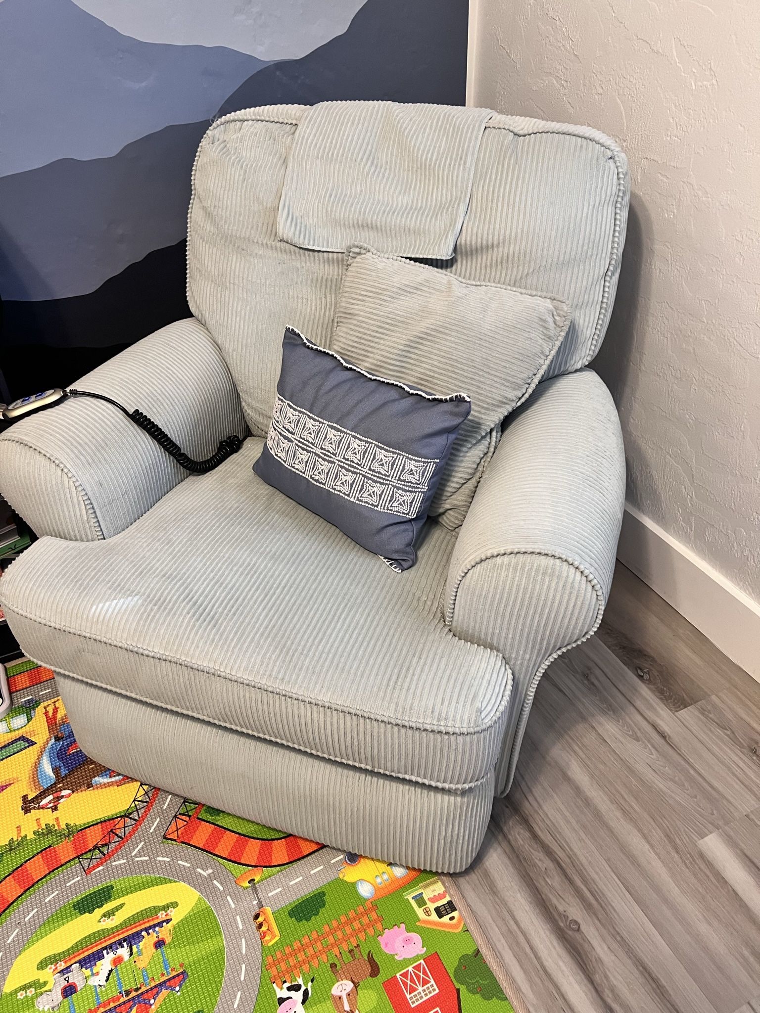 Rocker & Recliner Chair With Remote Perfect For nursery 