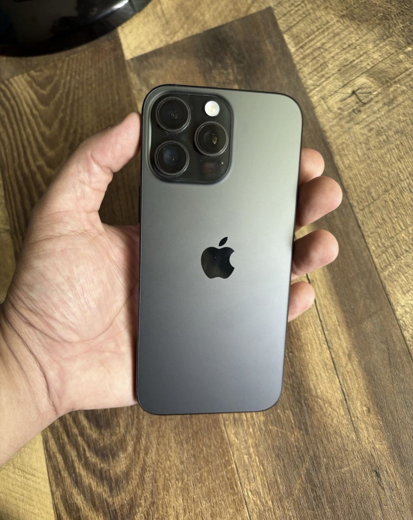 iPhone 16 Pro Max – 256GB – Unlocked – Excellent Condition