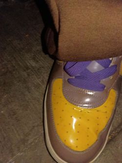 Sport shoes