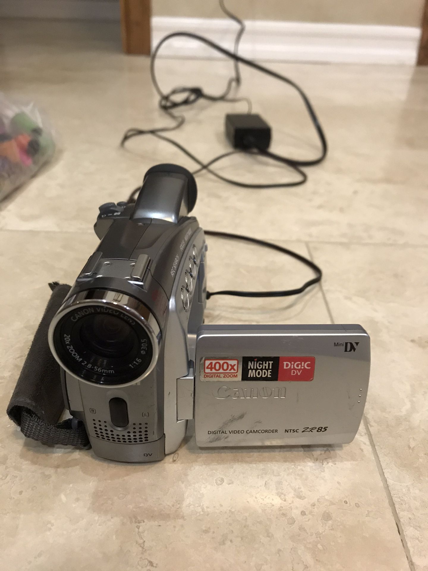 Mini Canon 400x vhs cam corder
