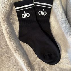 One Pair Alo Socks