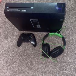 Old Gen Xbox One With Account Read Disc