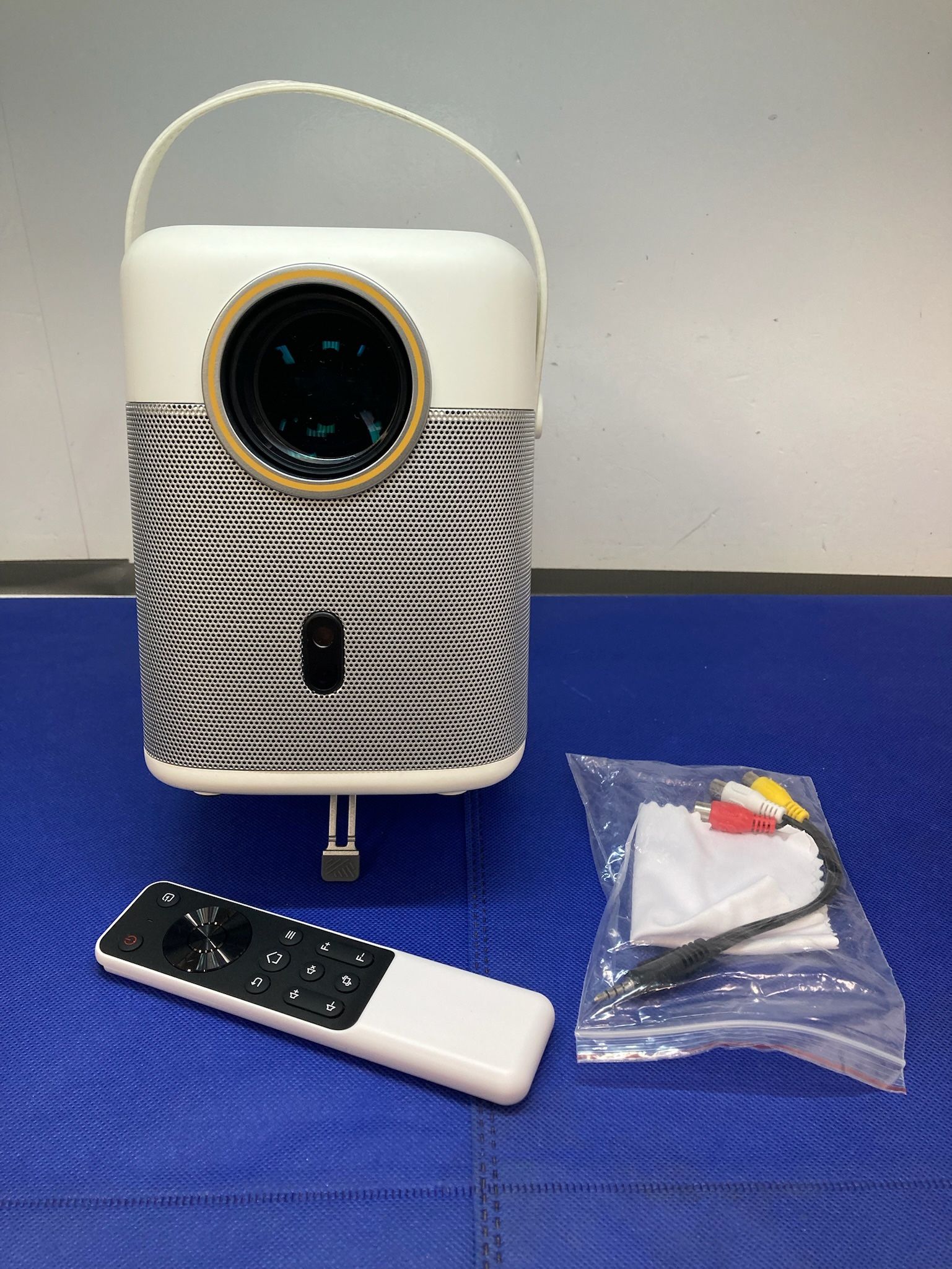 Vankyo Performance H300W Native 1080p Portable Projector