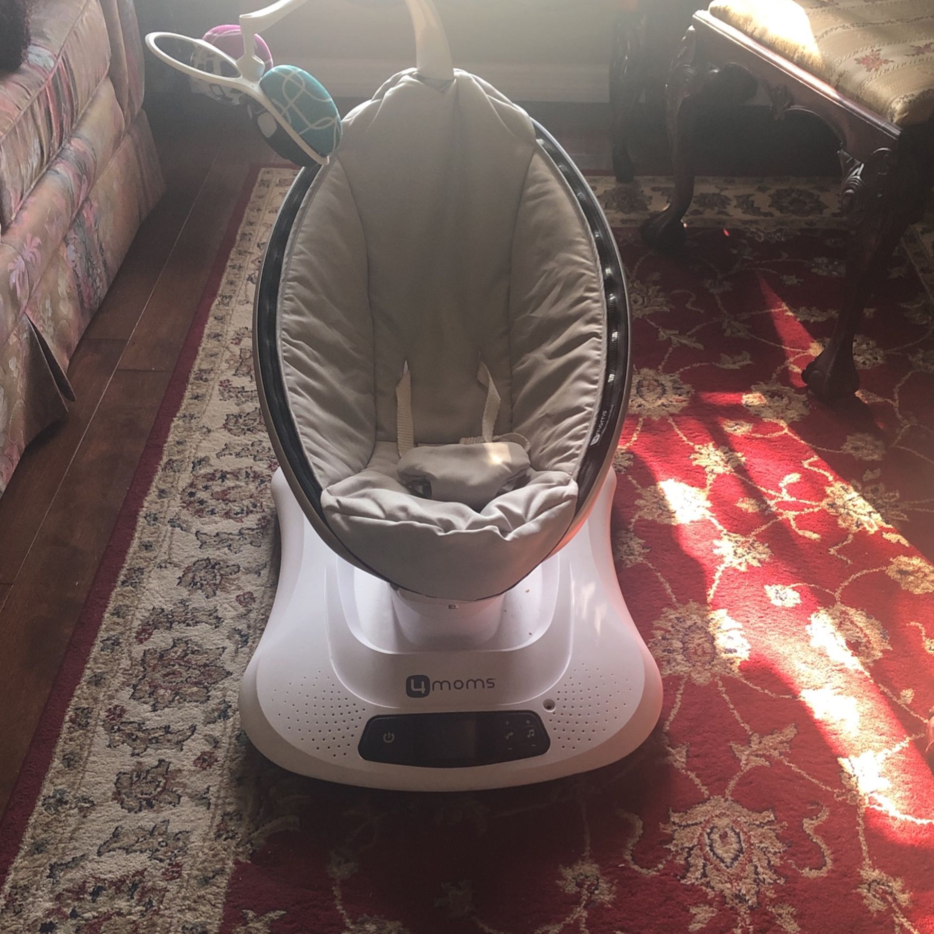 4Moms MamaRoo Multi-Motion Baby Swing