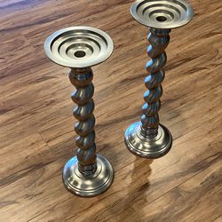 2 Candle Holders 