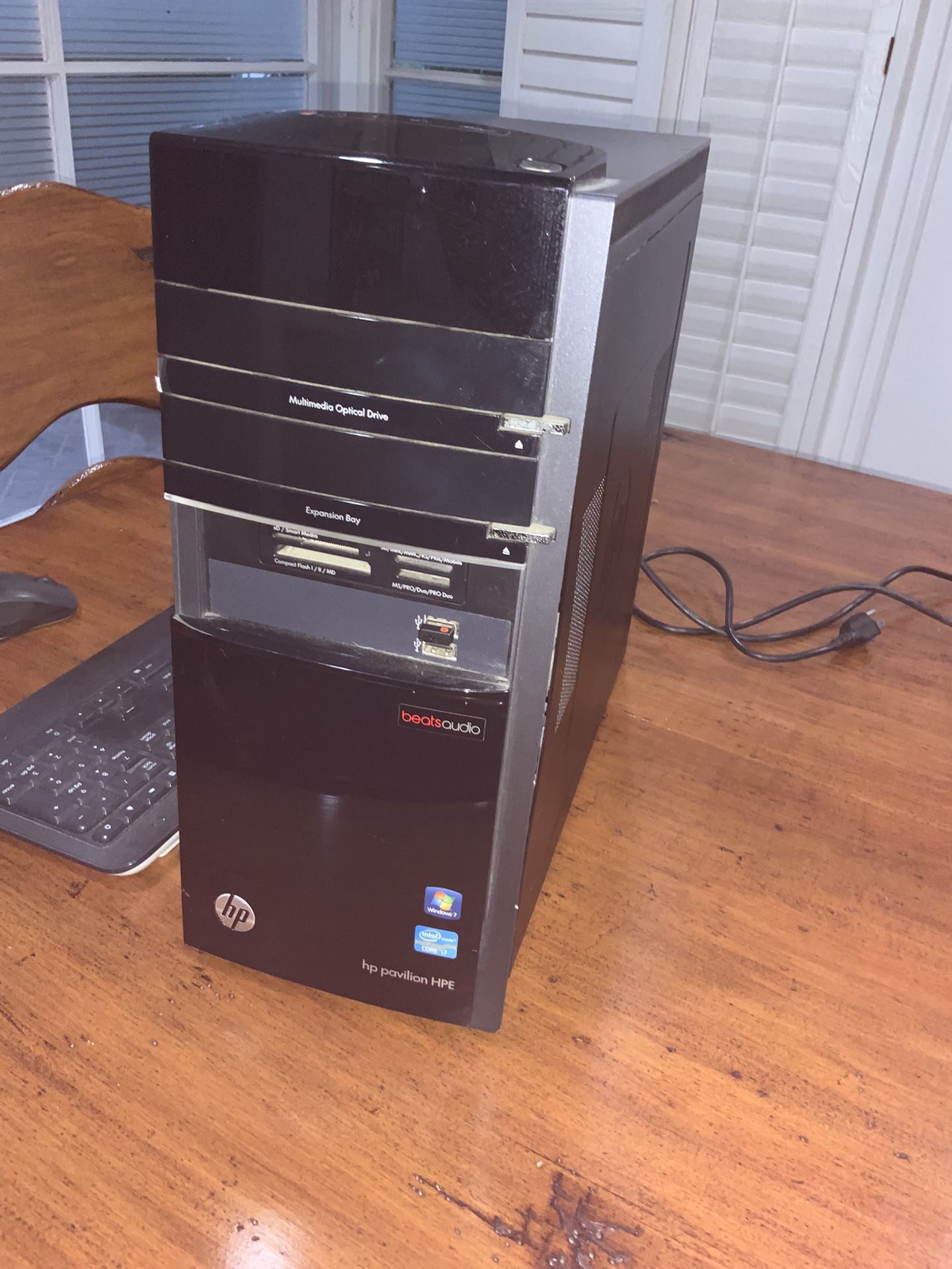 HP PAVILION HPE DESKTOP COMPUTER $161