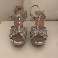 SILVER WEDGES SIZE 6  