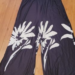 Womens jumpsuit size 1XL.