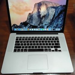 MacBook Pro 15” – i7 / 16GB / 256GB SSD