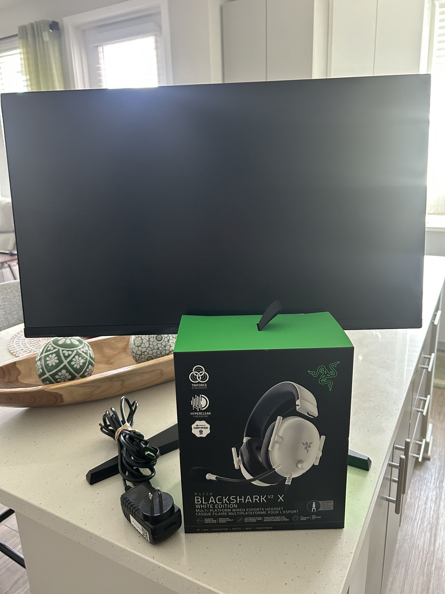 Monitor & Gaming Headset